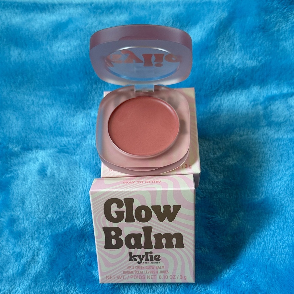 Kylie Glow Balm in Way To Glow